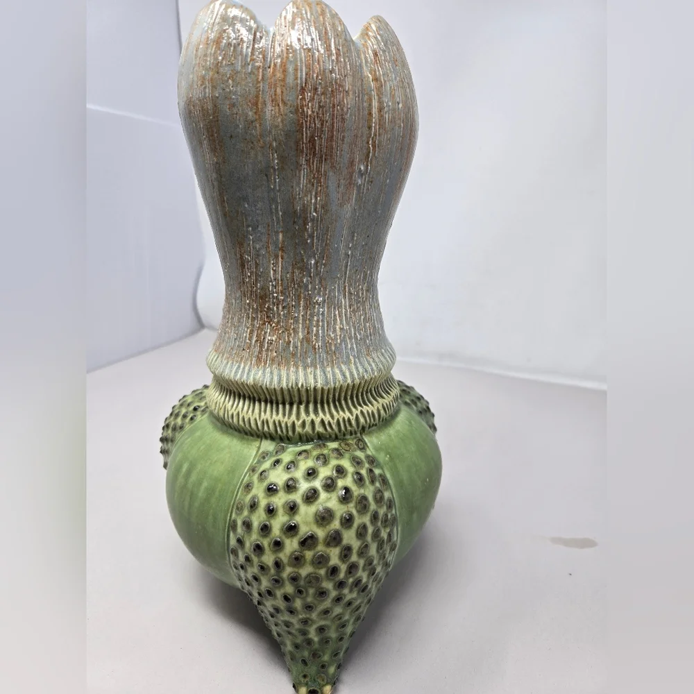 Unique One Of A Kind Ceramic Vase Tulip Shape Top 3D Polka Dots Of Green 3 Legs